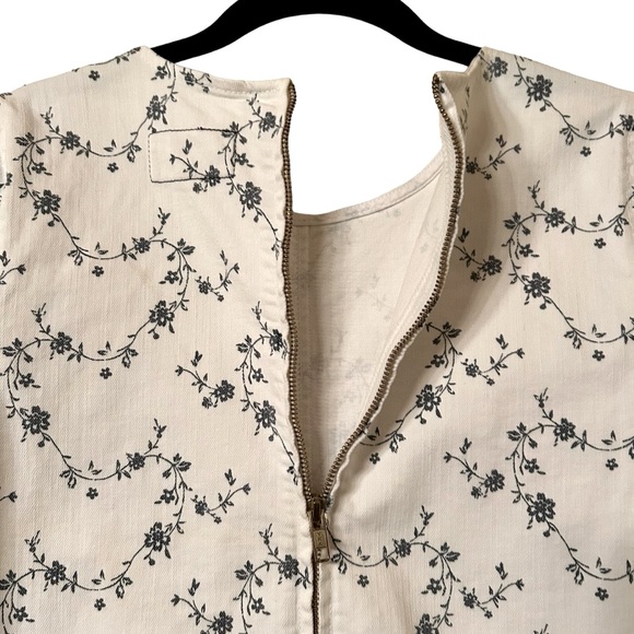 Current/elliot Short sleeved Floral Denim Mini Dress with frayed hem. - Picture 8 of 15